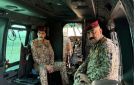 رئيس أركان الجيش يصل إلى النخيب برفقة وفد عسكري رفيع لتفقد القطعات الأمنية