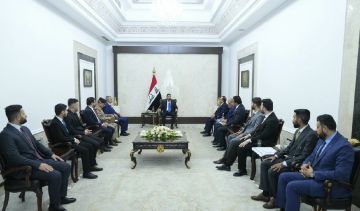 رئيس الوزراء يستقبل ممثلي الأطباء المقيمين الدوريين العاملين في مؤسسات وزارة الصحة رئيس الوزراء يستقبل ممثلي الأطباء المقيمين الدوريين العاملين في مؤسسات وزارة الصحة