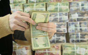 الحكومة العراقية: الرواتب لن تتوقف رغم تأخر إقرار الموازنة الحكومة العراقية: الرواتب لن تتوقف رغم تأخر إقرار الموازنة