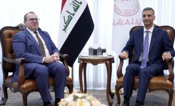 محافظ البنك المركزي والقائم بالأعمال الأمريكي يؤكدان على أهمية دعم الاستقرار النقدي والاقتصادي بالعراق