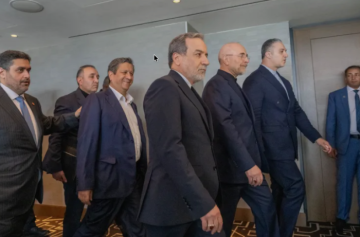 وفد إيران في مفاوضات سويسرا يعود إلى طهران بعد محادثات مكثفة وفد إيران في مفاوضات سويسرا يعود إلى طهران بعد محادثات مكثفة