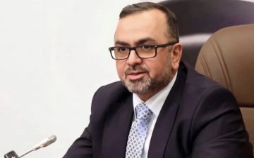 وزير الصحة يوجه بإيقاف عقود الضمان الصحي الجديدة والمنتهية لحين تعديل نظام التعاقد وزير الصحة يوجه بإيقاف عقود الضمان الصحي الجديدة والمنتهية لحين تعديل نظام التعاقد