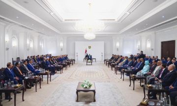 رئيس الوزراء يستقبل أعضاء مجلس إدارة وتطوير القطاع الخاص ورؤساء مجالس إدارات المصارف الأهلية رئيس الوزراء يستقبل أعضاء مجلس إدارة وتطوير القطاع الخاص ورؤساء مجالس إدارات المصارف الأهلية