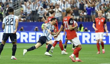 ميسي يقود الأرجنتين للفوز على النمسا بثنائية نظيفة في المونديال