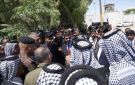 فلاحي ومزراعي النجف يتظاهرون أمام مجلس المحافظة للمطالبة بحقوقهم