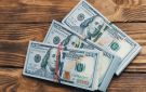 ارتفاع سعر صرف الدولار إلى 156,500 دينار
