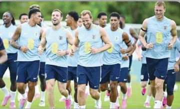 إنجلترا تستعد للنرويج في كأس العالم بـزيت السمك والكركم