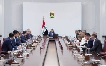 مجلس الوزراء يصدر عدة قرارات في اجتماعه الأسبوعي برئاسة الزيدي مجلس الوزراء يصدر عدة قرارات في اجتماعه الأسبوعي برئاسة الزيدي