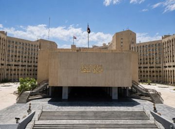 وزارة النفط تقر بوجود شح بالكاز: سببه زيادة احتياجات المحطات الكهربائية وحركة السيارات بالأربعينية وزارة النفط تقر بوجود شح بالكاز: سببه زيادة احتياجات المحطات الكهربائية وحركة السيارات بالأربعينية