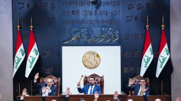 وزيرا الكهرباء والنفط تحت قبة البرلمان وزيرا الكهرباء والنفط تحت قبة البرلمان