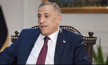 مستشار الأمن القومي: هناك من يحاول جر العراق للخوض بنزاعات لاتخدم مصالح البلد مستشار الأمن القومي: هناك من يحاول جر العراق للخوض بنزاعات لاتخدم مصالح البلد