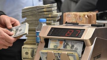 في اسواق بغداد واربيل.. تراجع جديد بسعر صرف الدولار في اسواق بغداد واربيل.. تراجع جديد بسعر صرف الدولار