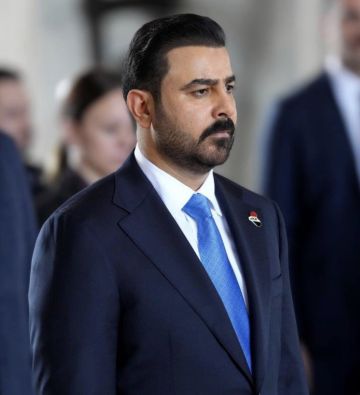 الزيدي يدرس تأجيل زيارته إلى السعودية بعد قصف مقرات الحشد الشعبي الزيدي يدرس تأجيل زيارته إلى السعودية بعد قصف مقرات الحشد الشعبي