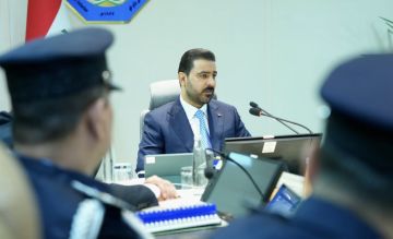 رئيس الوزراء يصادق على ملف ترقية عدد من ضباط وزارة الداخلية رئيس الوزراء يصادق على ملف ترقية عدد من ضباط وزارة الداخلية