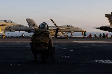 مسؤول أمريكي يعلق لـCNN على الضربات المشتركة مع السعودية ضد إرهابيين موالين لإيران في العراق مسؤول أمريكي يعلق لـCNN على الضربات المشتركة مع السعودية ضد إرهابيين موالين لإيران في العراق