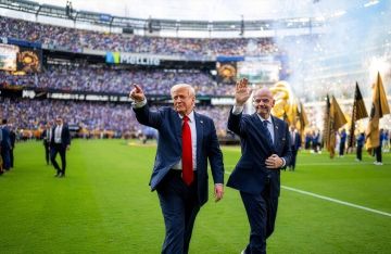 ترامب يشكر الفيفا على رفع عقوبة عن هداف المنتخب الأمريكي ترامب يشكر الفيفا على رفع عقوبة عن هداف المنتخب الأمريكي