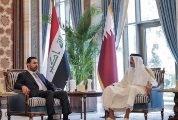 رئيس الوزراء وأمير قطر يؤكدان أهمية اعتماد الحوار والدبلوماسية في معالجة الأزمات رئيس الوزراء وأمير قطر يؤكدان أهمية اعتماد الحوار والدبلوماسية في معالجة الأزمات