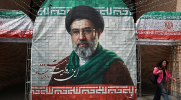 المرشد مجتبى خامنئي يخرج عن صمته.. ويرسل رسالة إلى حزب الله المرشد مجتبى خامنئي يخرج عن صمته.. ويرسل رسالة إلى حزب الله
