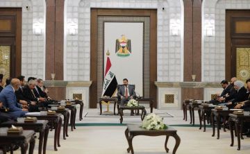 رئيس الوزراء يستقبل السفير التركي وممثلي عدد من الشركات ورجال الأعمال الأتراك رئيس الوزراء يستقبل السفير التركي وممثلي عدد من الشركات ورجال الأعمال الأتراك