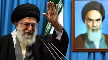 الأكبر في تاريخها .. إيران تبعث رسالة تحد إلى ترامب عبر جنازة مهيبة لعلي خامنئي الأكبر في تاريخها .. إيران تبعث رسالة تحد إلى ترامب عبر جنازة مهيبة لعلي خامنئي