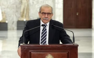 رئيس الوزراء اللبناني يصل إلى بغداد رئيس الوزراء اللبناني يصل إلى بغداد
