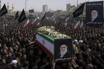 بدء إقامة الصلاة على جثمان السيد الشهيد الخامنئي بالصحن العلوي الشريف