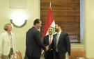رئيس الوزراء يستقبل في واشنطن ممثلي مصرف جي بي مورغان
