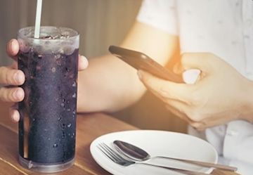 دراسة: تناول المشروبات الغازية يوميا يزيد من خطر الإصابة بسرطان المعدة دراسة: تناول المشروبات الغازية يوميا يزيد من خطر الإصابة بسرطان المعدة