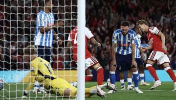 أرسنال يستهل دفاعه عن لقب الدوري بثلاثية في مرمى كوفنتري أرسنال يستهل دفاعه عن لقب الدوري بثلاثية في مرمى كوفنتري