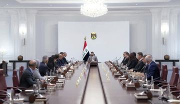 رئيس الوزراء يستضيف رئيس وأعضاء اللجنة المالية النيابية لبحث السياسات المالية والاقتصادية رئيس الوزراء يستضيف رئيس وأعضاء اللجنة المالية النيابية لبحث السياسات المالية والاقتصادية