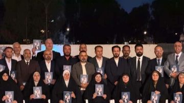 اجتماع لنواب الكتلة الصدرية المستقيلة في بغداد اجتماع لنواب الكتلة الصدرية المستقيلة في بغداد