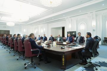 رئيس الوزراء يؤكد أهمية تطوير المنظومة التشريعية بما ينسجم مع متطلبات التنمية ويعزز سيادة القانون رئيس الوزراء يؤكد أهمية تطوير المنظومة التشريعية بما ينسجم مع متطلبات التنمية ويعزز سيادة القانون