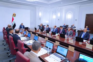 رئيس الوزراء يوجه بإطلاق الاجراءات التنفيذية لمشروع مليون قطعة أرض سكنية في المحافظات التي استكملت تخصيص المواقع رئيس الوزراء يوجه بإطلاق الاجراءات التنفيذية لمشروع مليون قطعة أرض سكنية في المحافظات التي استكملت تخصيص المواقع