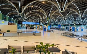 الكمارك تحبط محاولة تهريب مبالغ بالدولار في مطار بغداد الكمارك تحبط محاولة تهريب مبالغ بالدولار في مطار بغداد