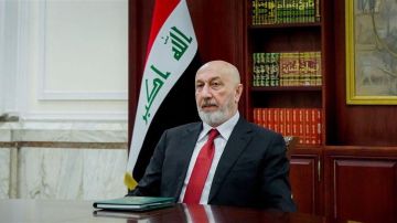 الرئيس العراقي يدعو إلى حصر السلاح بيد الدولة وحل الملف بالحوار الرئيس العراقي يدعو إلى حصر السلاح بيد الدولة وحل الملف بالحوار