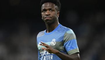بسبب آرسنال.. ريال مدريد يبلغ وكلاء فينيسيوس بإيقاف المفاوضات