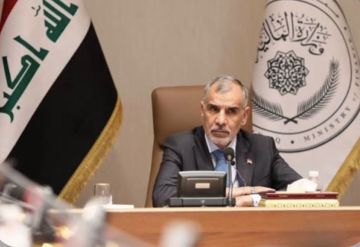 وزير المالية يعطي توجيهات بإنهاء التحضيرات التقنية لتجهيز الموازنة المالية لعام 2027. وزير المالية يعطي توجيهات بإنهاء التحضيرات التقنية لتجهيز الموازنة المالية لعام 2027.