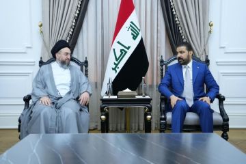 رئيس الوزراء والسيد الحكيم يؤكدان أهمية توحيد الرؤى والمواقف واستكمال تشكيلة الحكومة رئيس الوزراء والسيد الحكيم يؤكدان أهمية توحيد الرؤى والمواقف واستكمال تشكيلة الحكومة