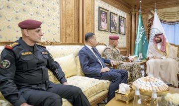 وزير الدفاع السعودي خلال استقباله الوفد الأمني العراقي: سنقف دائما مع العراق لدعم أمنه واستقراره وتنميته وازدهاره وزير الدفاع السعودي خلال استقباله الوفد الأمني العراقي: سنقف دائما مع العراق لدعم أمنه واستقراره وتنميته وازدهاره