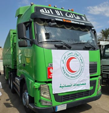 الهلال الأحمر العراقي يسلم الصليب الأحمر اللبناني مساعدات لإغاثة النازحين