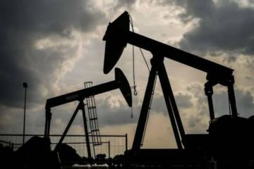 النفط يرتفع بأكثر من 2 وسط تجدد مخاوف الإمدادات العالمية النفط يرتفع بأكثر من 2 وسط تجدد مخاوف الإمدادات العالمية