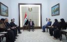 رئيس الوزراء يدعو أعضاء البرلمان إلى دعم وإسناد الجهد الحكومي من خلال تبني موازنة البرامج والأداء