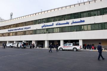 العراق يجري حوارا مع الجانب الامريكي لاستثناء بعض المطارات من منع رحلات الطيران الايراني العراق يجري حوارا مع الجانب الامريكي لاستثناء بعض المطارات من منع رحلات الطيران الايراني