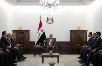 رئيس الوزراء: الحكومة ماضية في منهج مكافحة الفساد ولا تهاون أو مجاملة مع الفاسدين رئيس الوزراء: الحكومة ماضية في منهج مكافحة الفساد ولا تهاون أو مجاملة مع الفاسدين