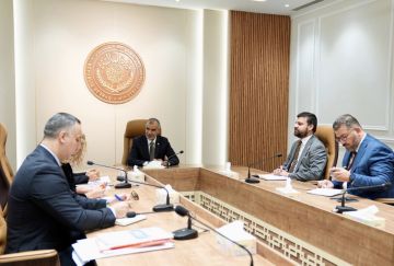 المالية تبحث مع البنك الآسيوي تمويل مشاريع البنى التحتية في العراق