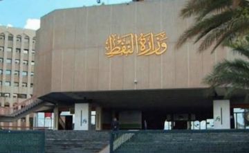 النفط: عجز البنزين يبلغ 5 ملايين لتر يوميا والحاجة الصيفية تصل إلى 35 مليون لتر النفط: عجز البنزين يبلغ 5 ملايين لتر يوميا والحاجة الصيفية تصل إلى 35 مليون لتر