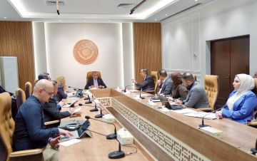 اجتماع لوزير المالية لبحث آليات استكمال الجباية المسبقة للرسوم الجمركية. اجتماع لوزير المالية لبحث آليات استكمال الجباية المسبقة للرسوم الجمركية.