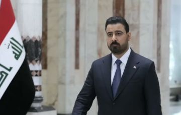 رئيس الوزراء يوجه بشمول المطابع المحلية والأجنبية بطباعة المناهج المدرسية رئيس الوزراء يوجه بشمول المطابع المحلية والأجنبية بطباعة المناهج المدرسية