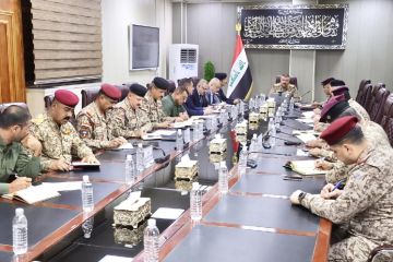 مدير مكتب القائد العام يترأس اجتماعا أمنيا لبحث توزيع المهام بين القوات الأمنية والعسكرية مدير مكتب القائد العام يترأس اجتماعا أمنيا لبحث توزيع المهام بين القوات الأمنية والعسكرية