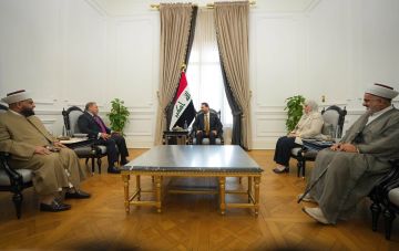 رئيس الوزراء يؤكد أهمية الدور الإيجابي لرجال الدين في تعزيز النسيج الاجتماعي رئيس الوزراء يؤكد أهمية الدور الإيجابي لرجال الدين في تعزيز النسيج الاجتماعي